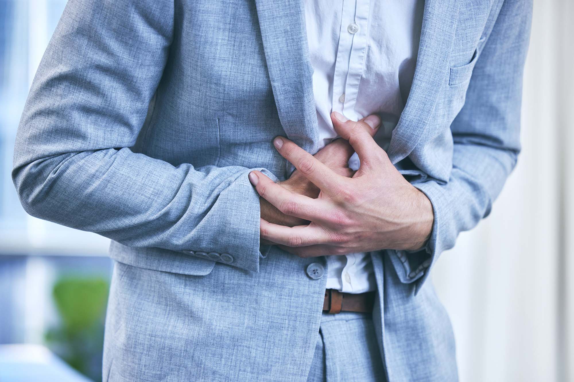 Dr. Babak "Bobby" Eghbalieh uses his robotic surgery expertise with single-site, robot-assisted cholecystectomy in gallbladder removal that’s safer and more precise than standard surgery, leaving virtually no scar.